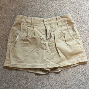 Beige skort